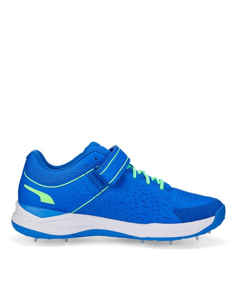 Round-Toe Sports Shoes with Lace Fastening