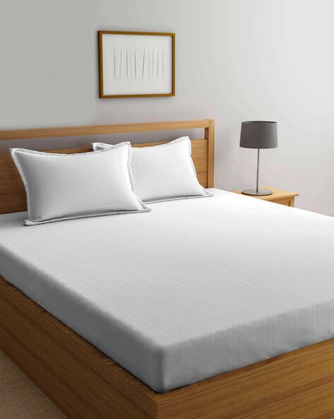 KLOTTHE Cotton Blend Double Bedsheet With 2 Pillow Covers