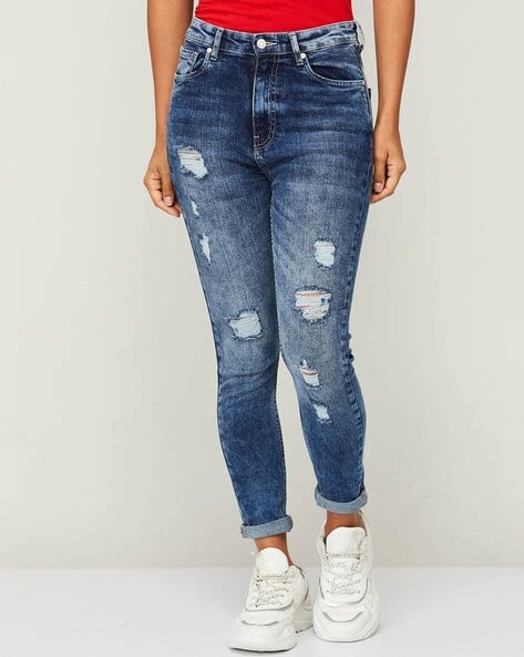outfit womens distressed denim