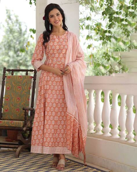 Peach Tulle Gown And Dupatta | Tulle gown, Gowns, How to make clothes
