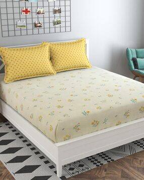 Floral Print King Size Bedsheet with Pillow Covers