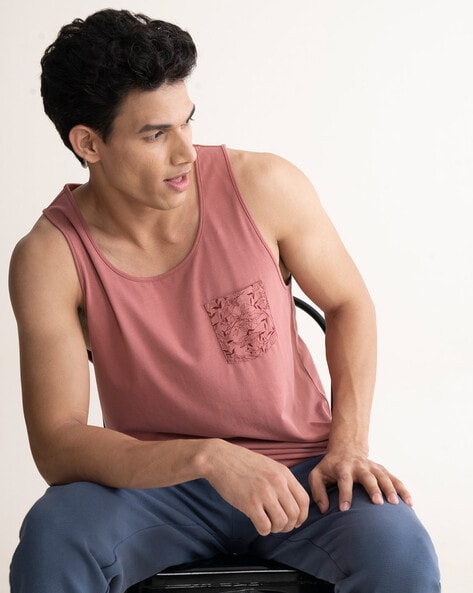 Buy Pink Tshirts for Men by DAMENSCH Online