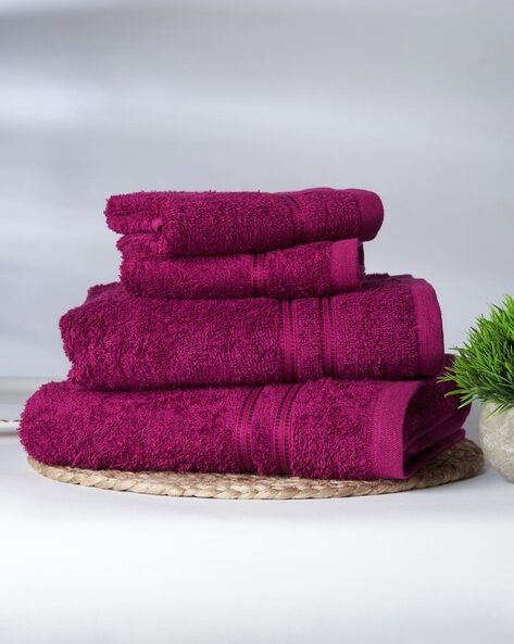 Magenta towels 2024