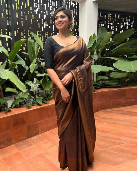 Apsara (@apsara_aaa) • Instagram photos and videos | Indian sari dress,  Sari dress, Saree look