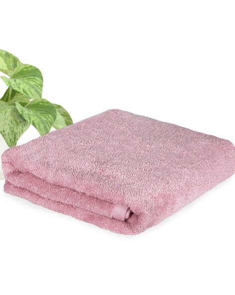 Pink fluffy bath online towels