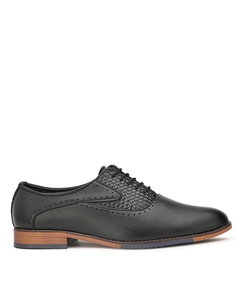 Pointed on sale toe brogues