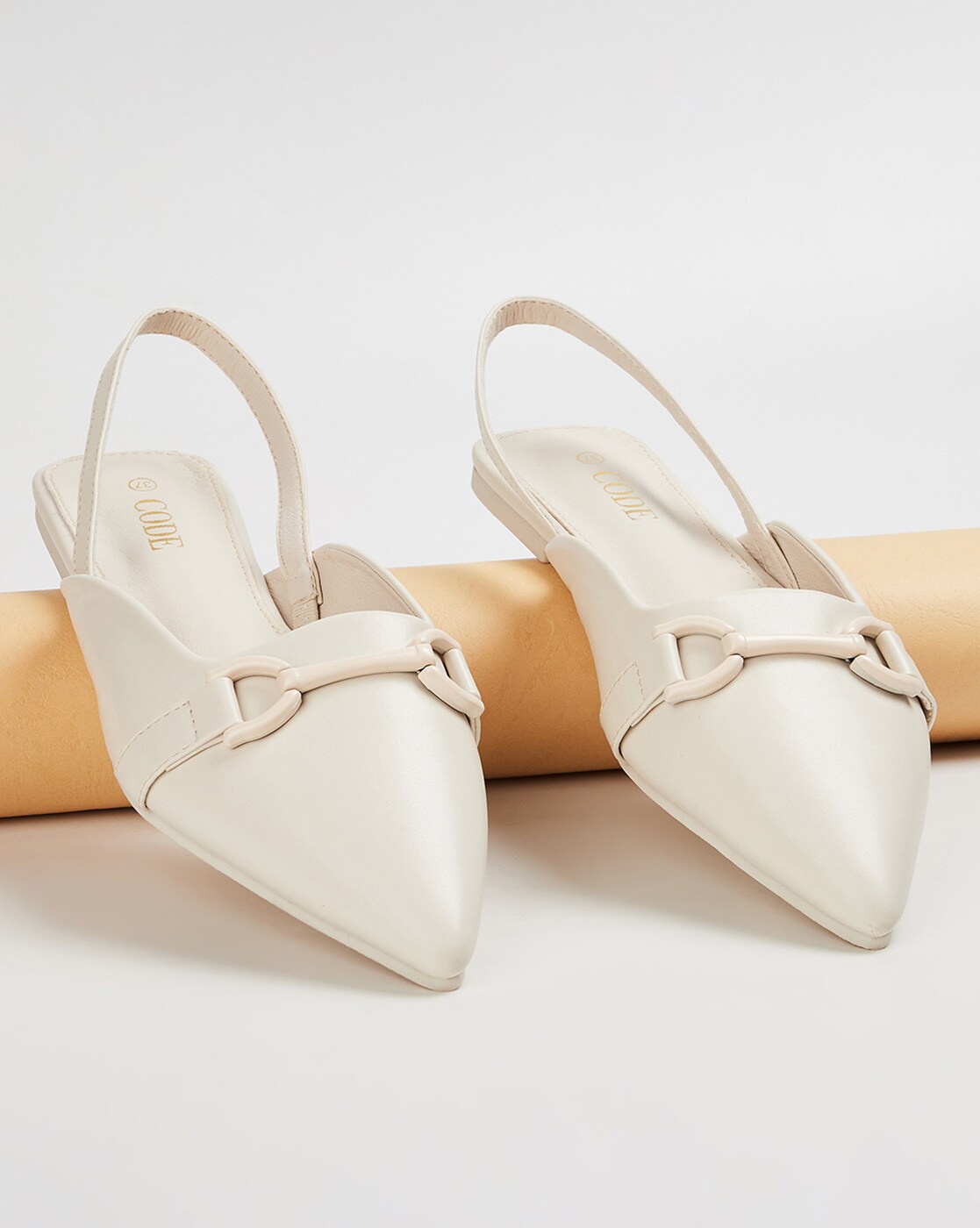 White slingback 2024 shoes flat