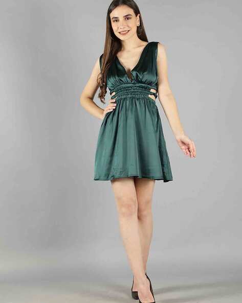 Buy Emerald Dresses for Women by Svelte Couture Online | Ajio.com