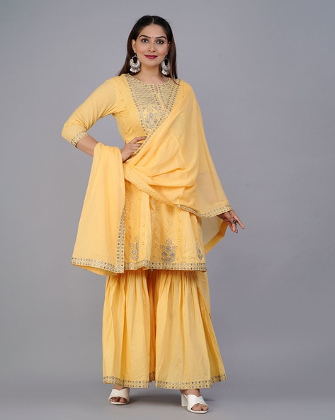 Yellow Embroidered Sharara Set Design by Varun Bahl at Pernia's Pop Up Shop  2024