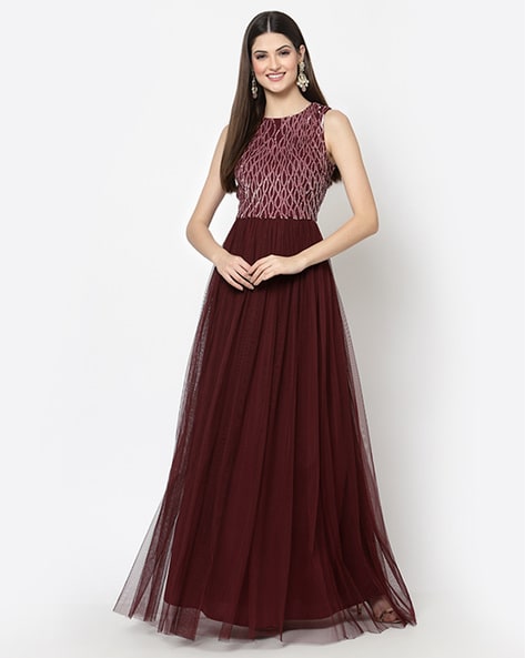 Share 78+ burgundy colour gown