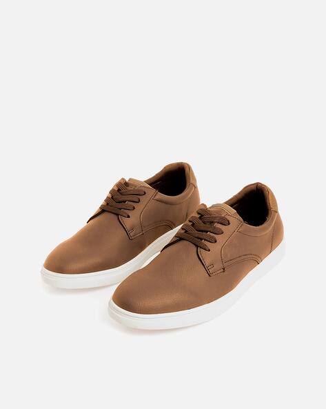 Casual Shoes with Lace Fastening