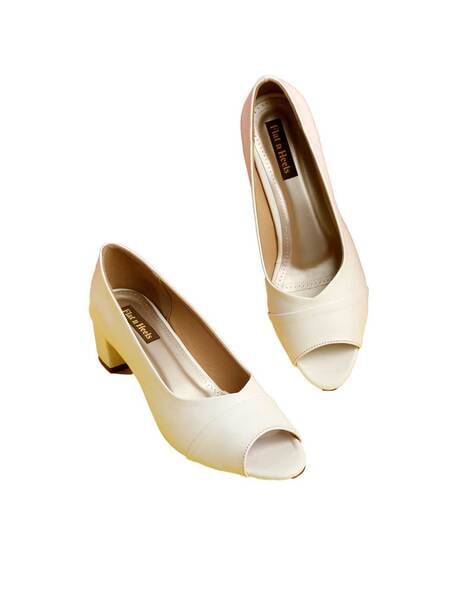 Solid Carlton Overseas Women Tan Brown Pointy Pumps Heel, Size: 3-8 at Rs  698/pair in Gurugram