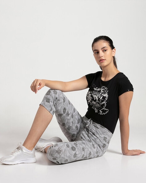 Womens Capri Length Tights & Leggings. Nike JP