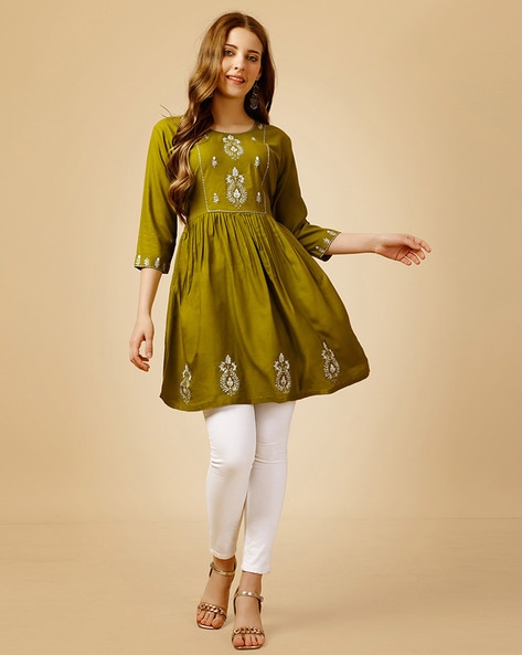 Buy Green Kurtis & Tunics for Women by Desi Womaniya Online | Ajio.com