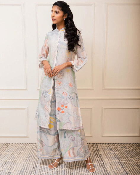 Beige floral printed mandarin kurta with pants and dupatta - Set Of Three  by Desi Doree | The Secret Label