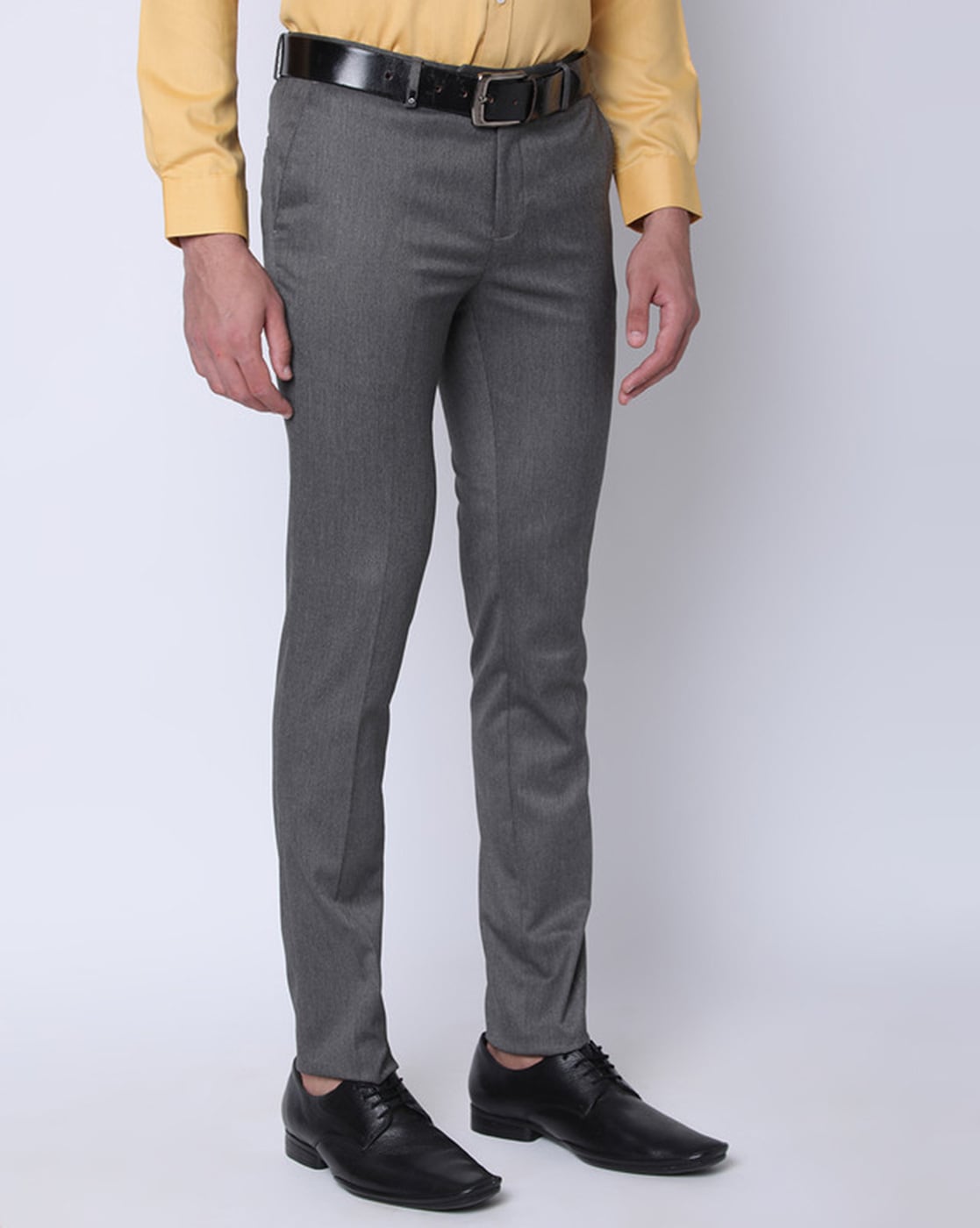 Buy Oxemberg Men Beige Brawn Fit Solid Trousers - Trousers for Men 7744815  | Myntra