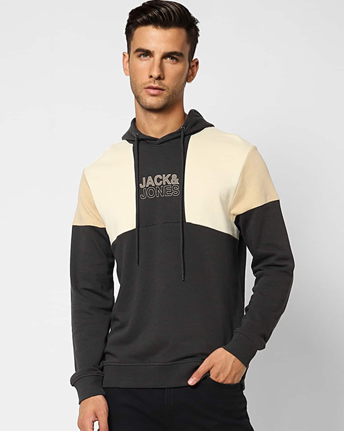 -1117Wx1400H-465440997-black-