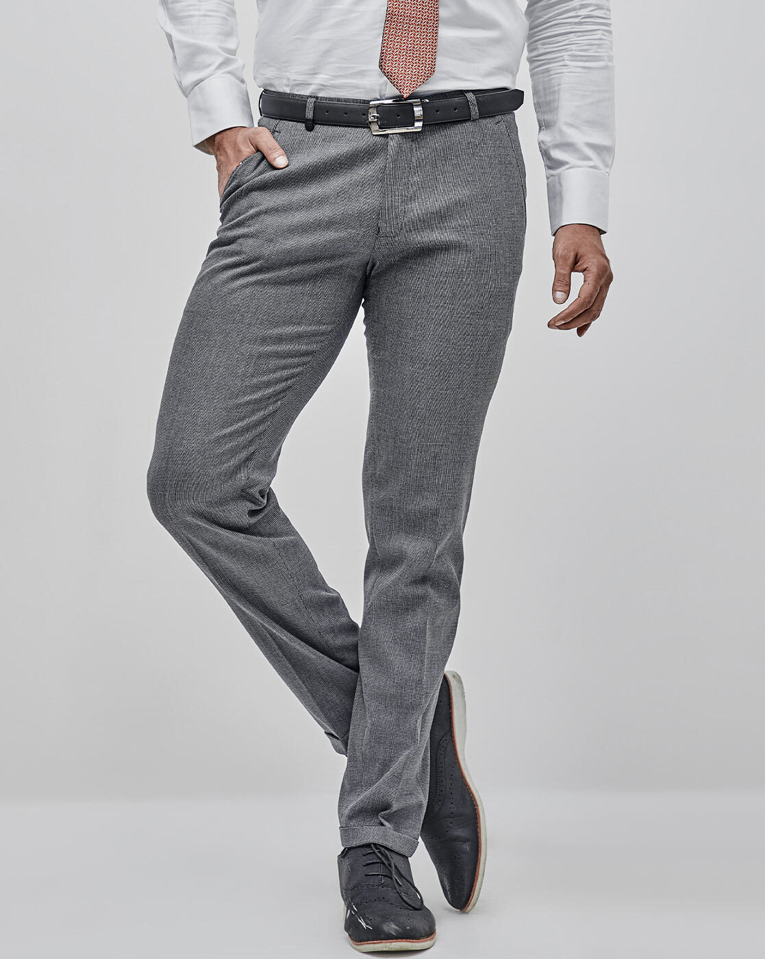 Buy Men Grey Slim Fit Solid Casual Trousers Online  816914  Allen Solly