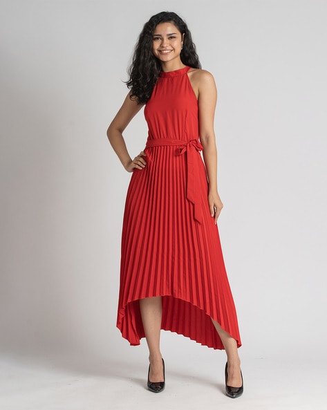 Sleeveless pleated dress