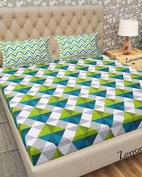 Geometric Print Double Bedsheet with 2 Pillow Covers-image-45