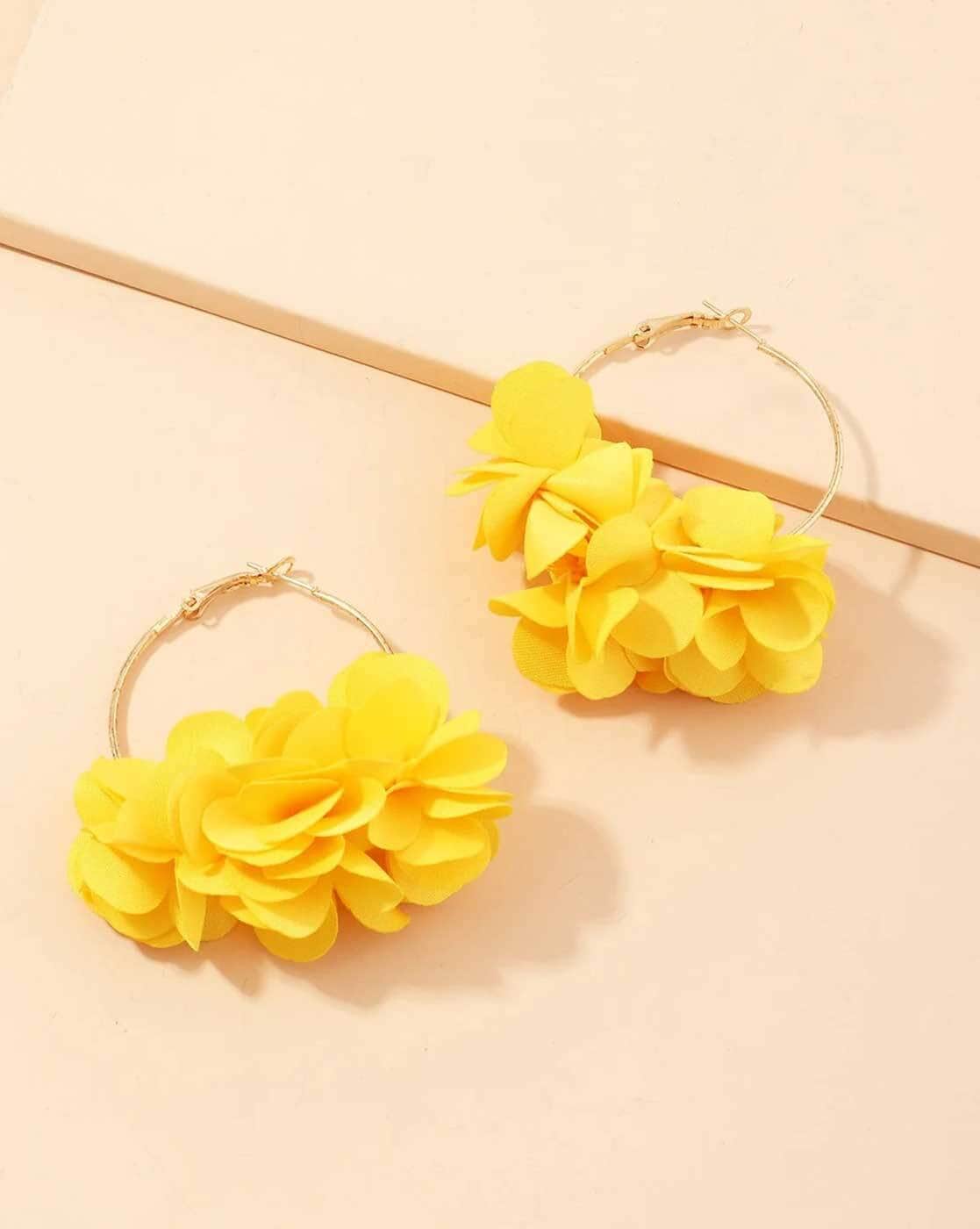 Lime By Manika Set Of 2 Pearl Dangle Flower Clips Yellow for Girls  (3-12Years) Online in India, Buy at FirstCry.com - 14275134