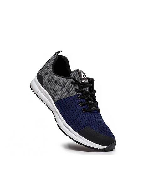 Free og navy blue hotsell training shoes