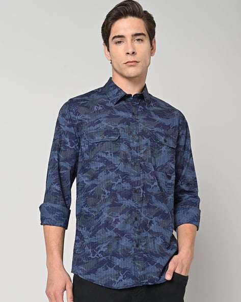 Men Printed Slim Fit Shirt with Flap Pockets