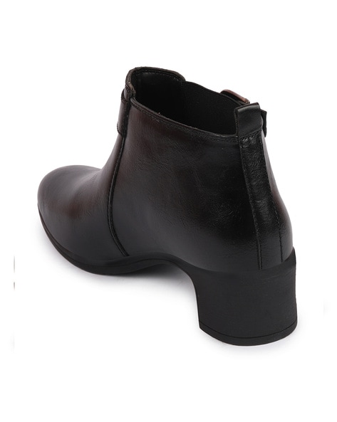 Chelsea boots outlet with buckle strap