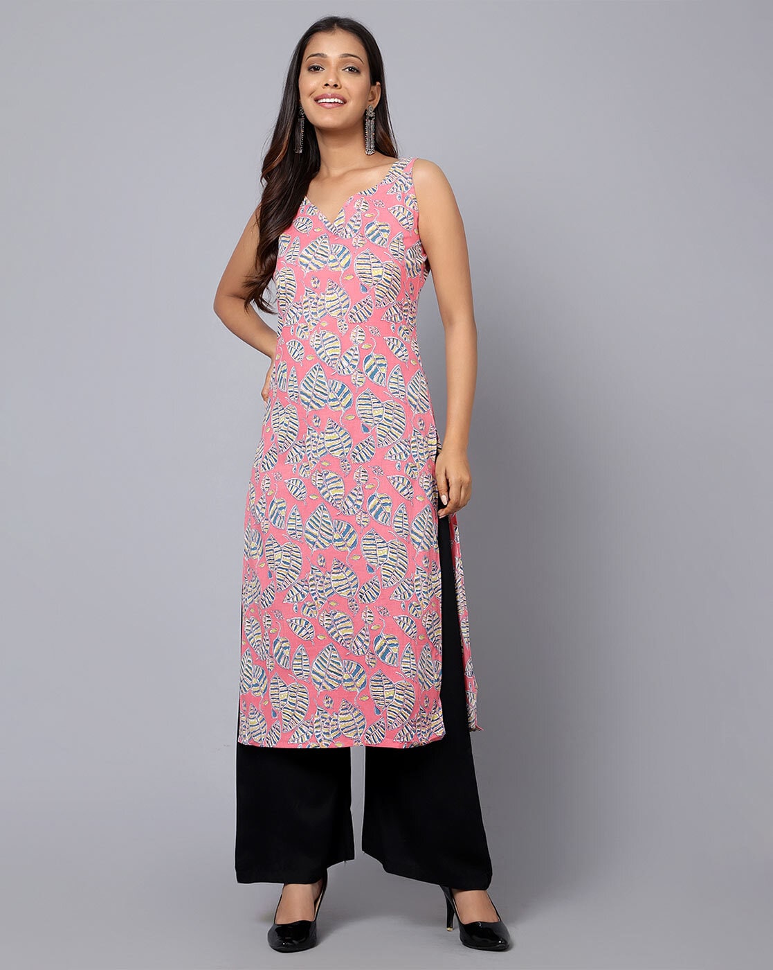 Buy online White Sleeveless Cotton Kurti from Kurta Kurtis for Women by  Aana for ₹480 at 60% off | 2024 Limeroad.com