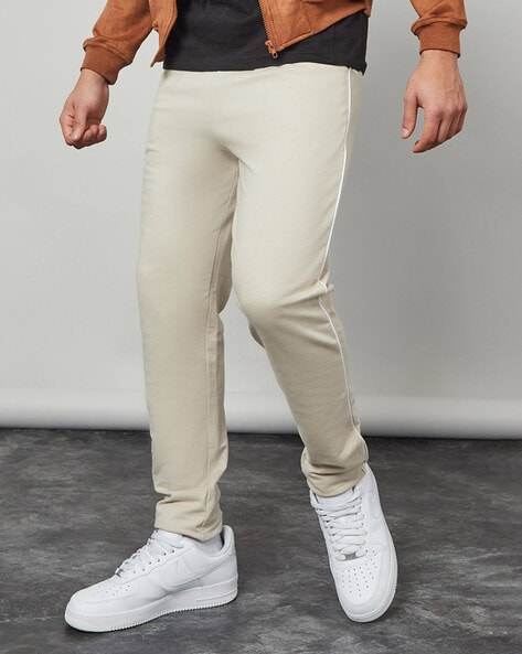 Check styling ideas for「Supima® Cotton Crew Neck T-Shirt、Denim Utility  Long-Sleeve Overshirt」| UNIQLO US