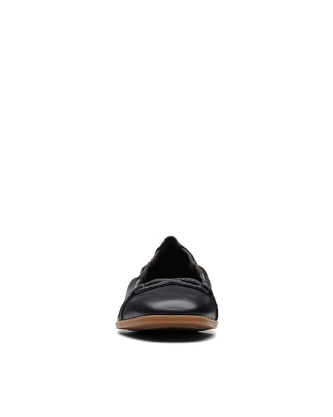 Clarks womens hotsell black oxfords