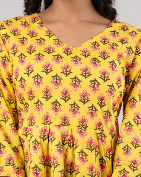 Naira style kurti cutting/side slit kurti/चाक वाली फ्रॉक कटिंग/gathering  slit kurti/high slit kurti - YouTube