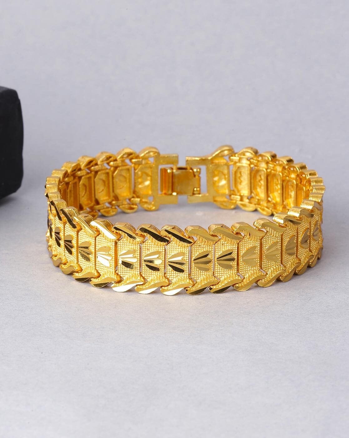 Ladies 9 carat three colour gold bracelet