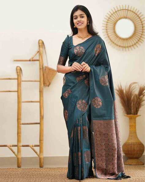 Bridal Wear Embroidered Cotton Sarees, With Blouse at Rs 250 in Surat