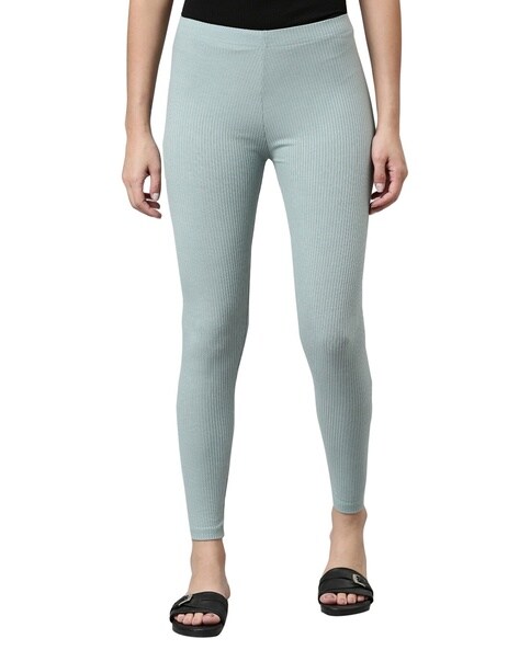 TnAction TNALIFE™ CHEEKY HI-RISE LEGGING | Aritzia US