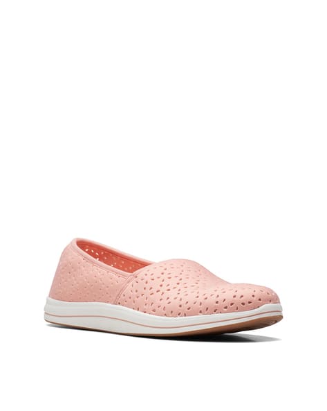 Women Textured Slip-On Sneakers