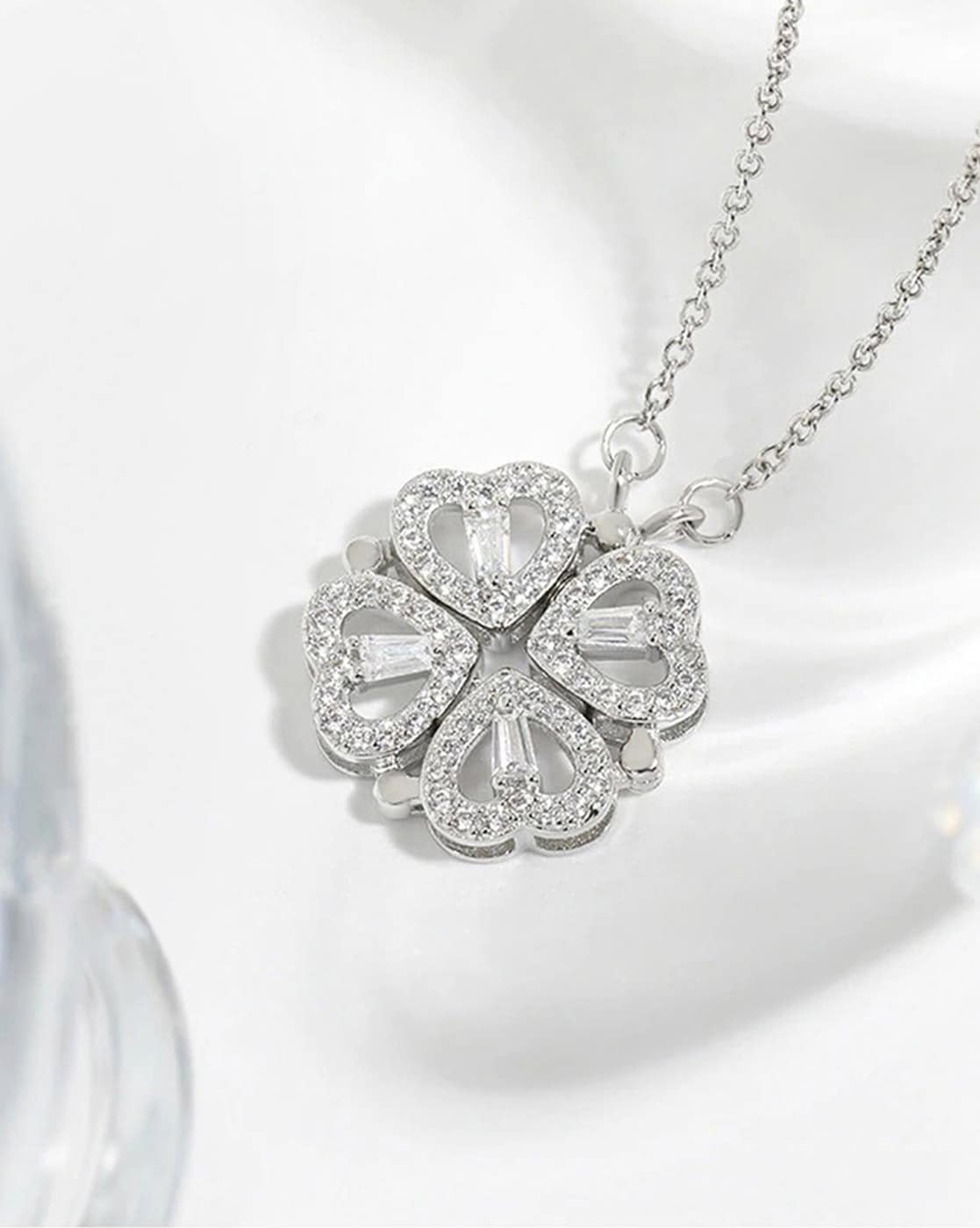 Diamond Clover Necklet – Linneys Jewellery