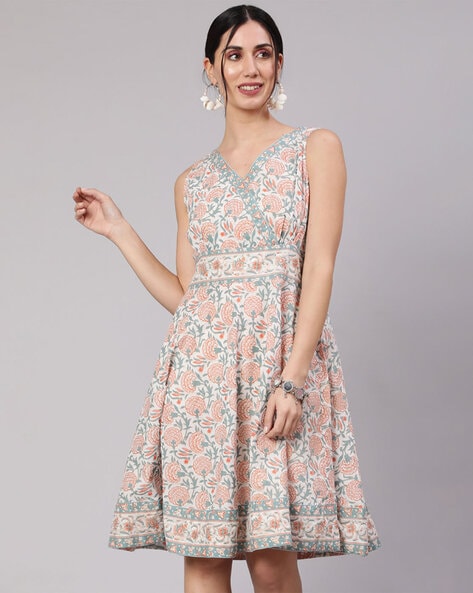Buy White Dresses for Women by Clothzy Online | Ajio.com