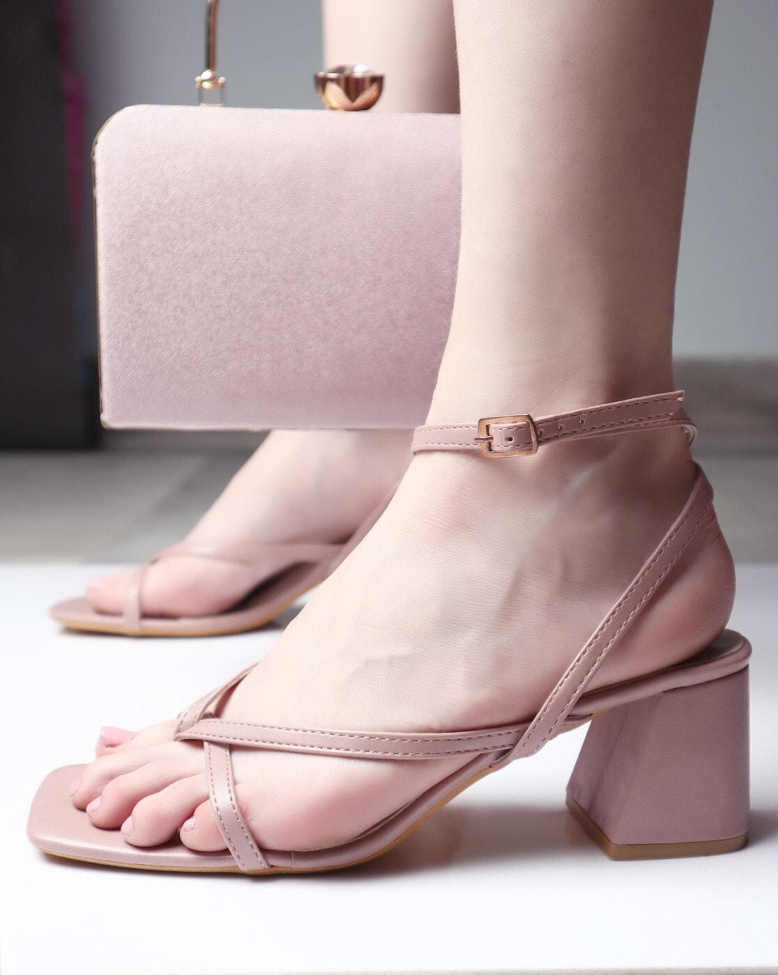 Pink 2024 nude sandals