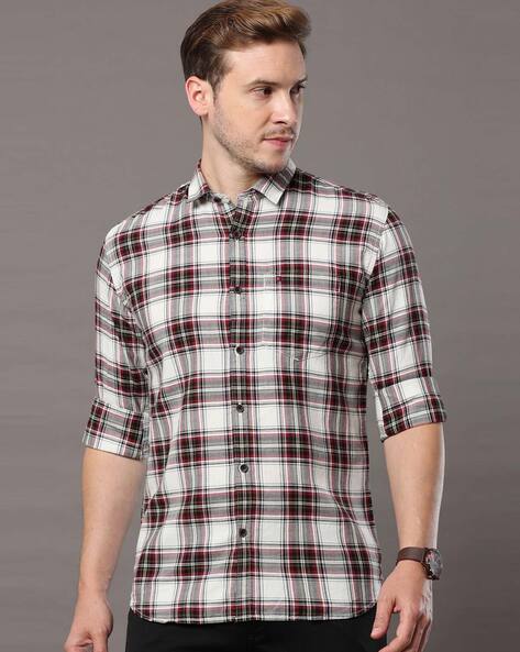 Men Checked Slim Fit Shirt with Patch Pocket