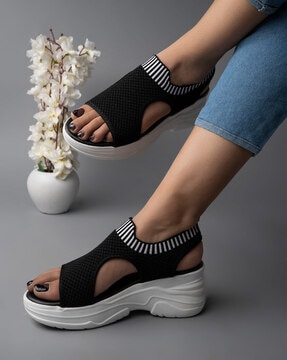 Block Heels Casual Wear Women Trending Sandals Size Euro 3541