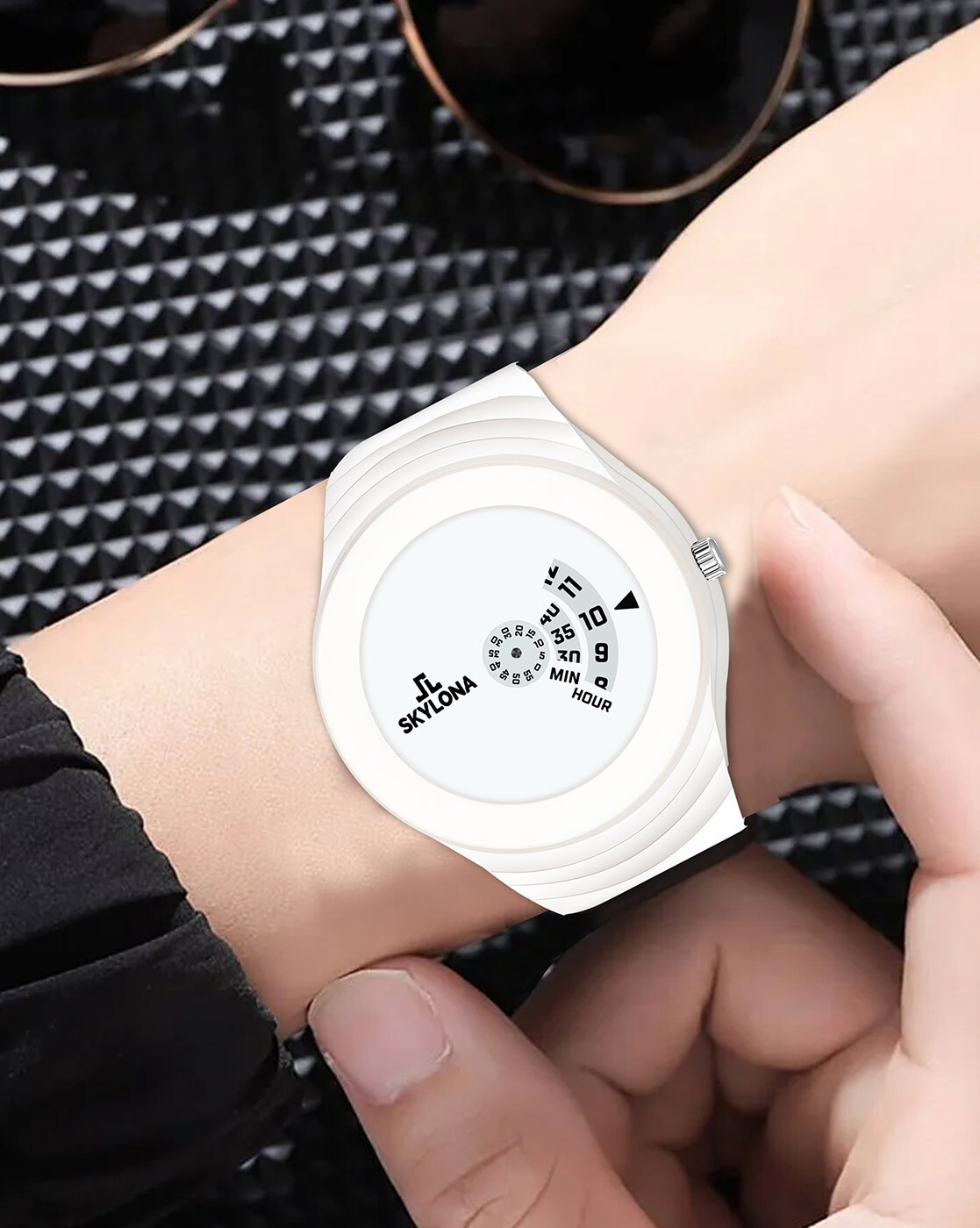 New Diamond Round Smart Watch – Phoneguard.in