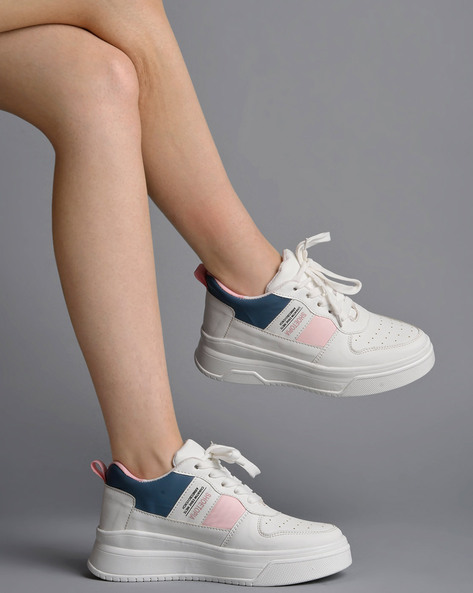 Women Mid Tops Lace Up Sneakers