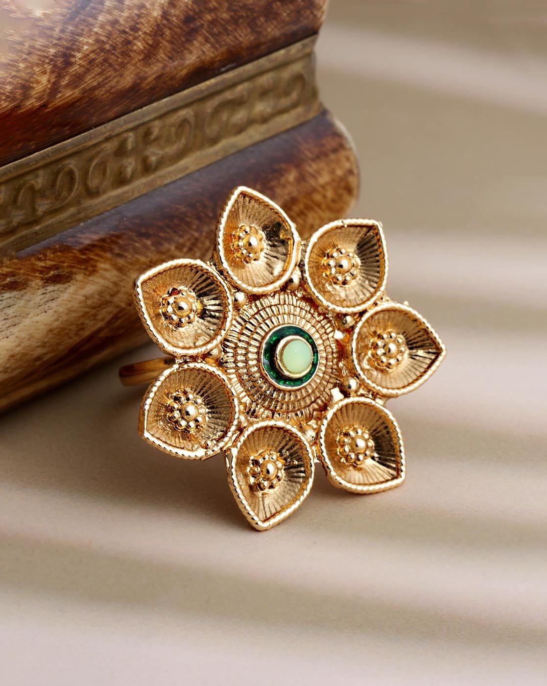 Antique-Styled Flower Gold Ring