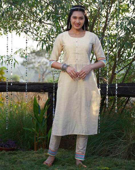 Aggregate more than 150 silk chikan kurtis - netgroup.edu.vn