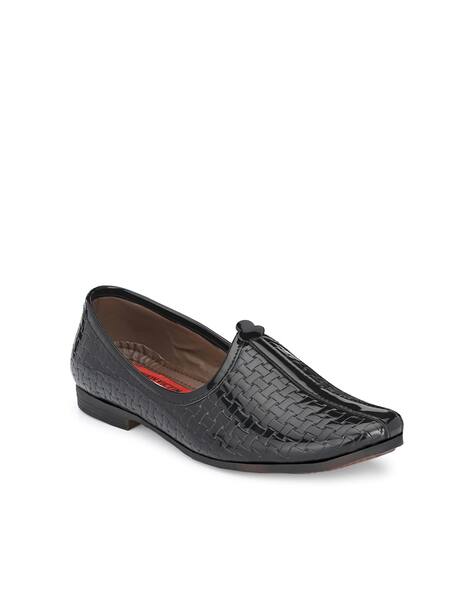 FASHION VICTIM Weave Textured Slip-on Shoes
