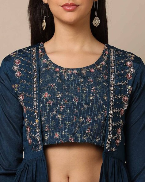 EMBROIDERED CROP TOP