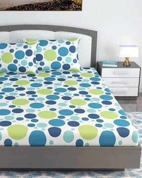 144 TC Cotton Polka Dot King Bedsheet with 2 Pillow Covers-image-13
