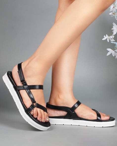 Going out 2024 flat sandals