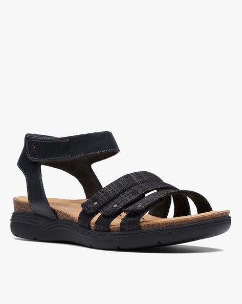 Clarks black 2025 flat sandals